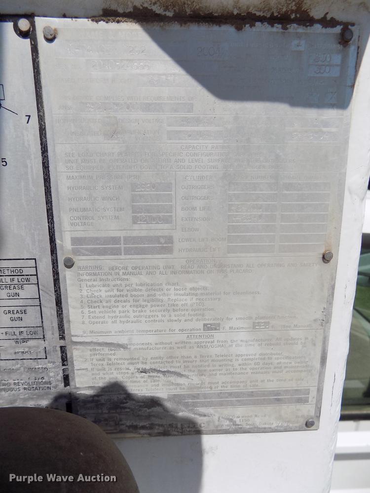 image for item DD5789 2004 Ford F450 Super Duty XL bucket truck