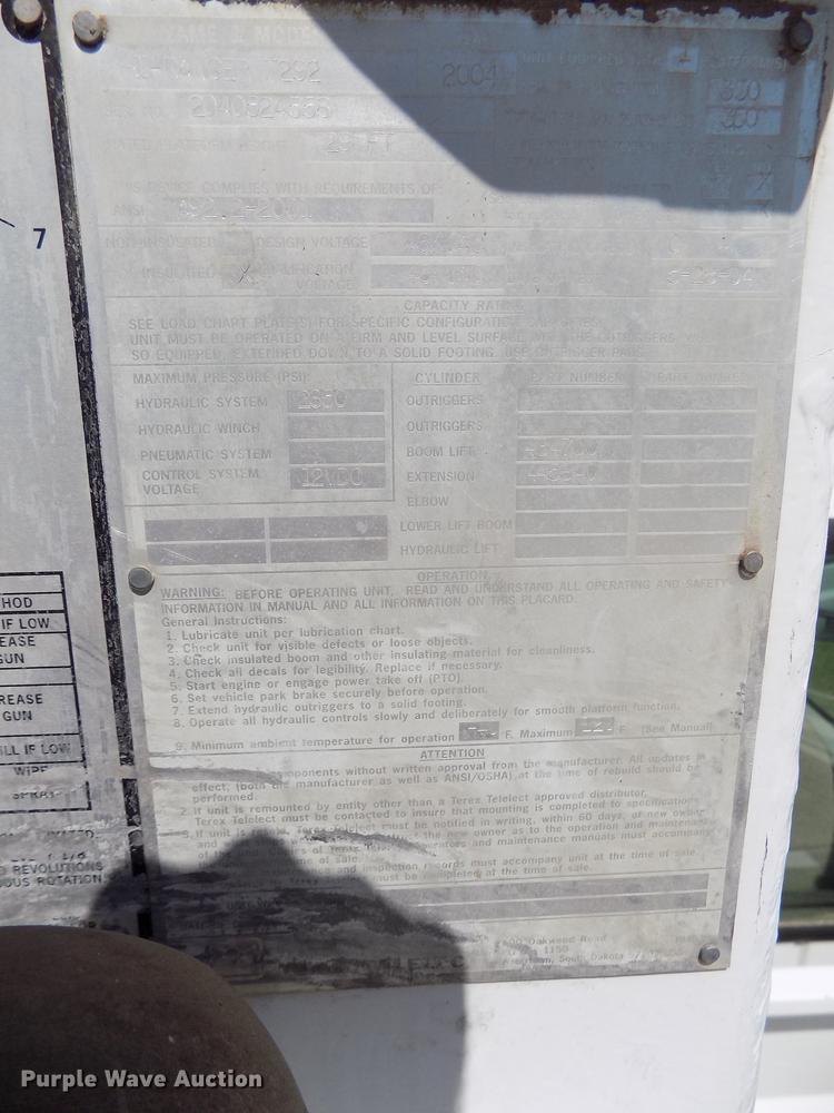 image for item DD5789 2004 Ford F450 Super Duty XL bucket truck