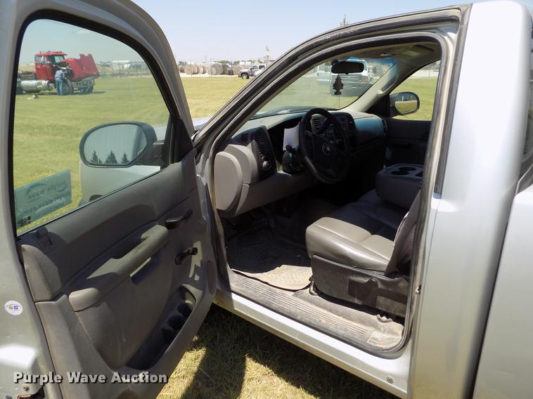 image for item DD5792 2011 Chevrolet Silverado 1500 pickup truck