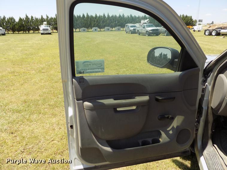 image for item DD5792 2011 Chevrolet Silverado 1500 pickup truck