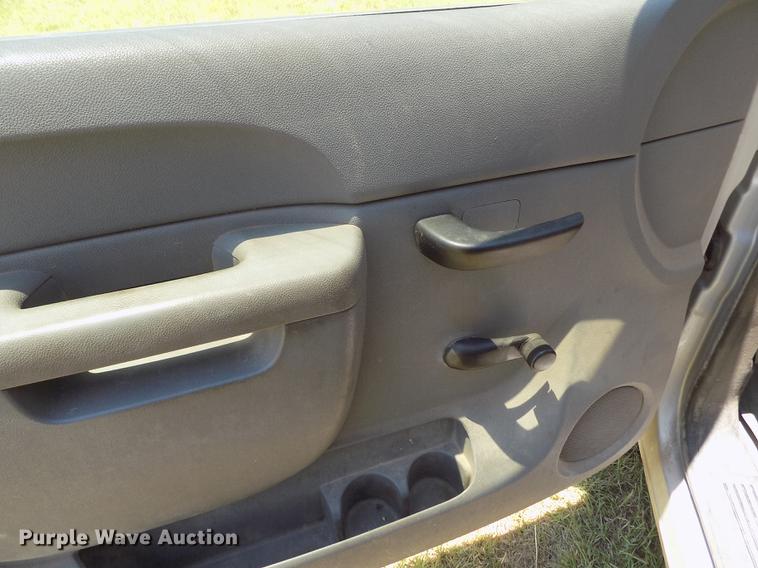 image for item DD5792 2011 Chevrolet Silverado 1500 pickup truck