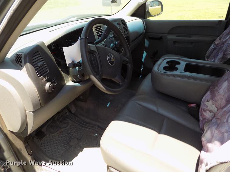 image for item DD5792 2011 Chevrolet Silverado 1500 pickup truck