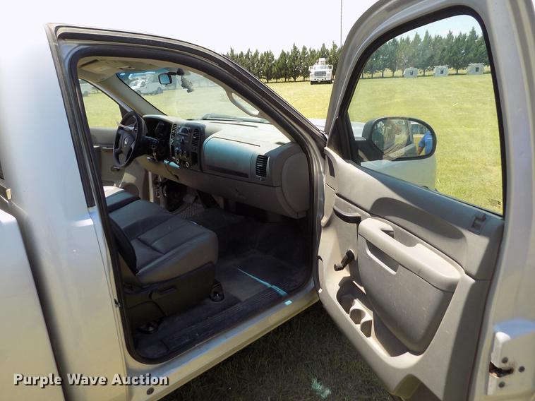 image for item DD5792 2011 Chevrolet Silverado 1500 pickup truck