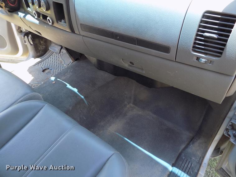 image for item DD5792 2011 Chevrolet Silverado 1500 pickup truck