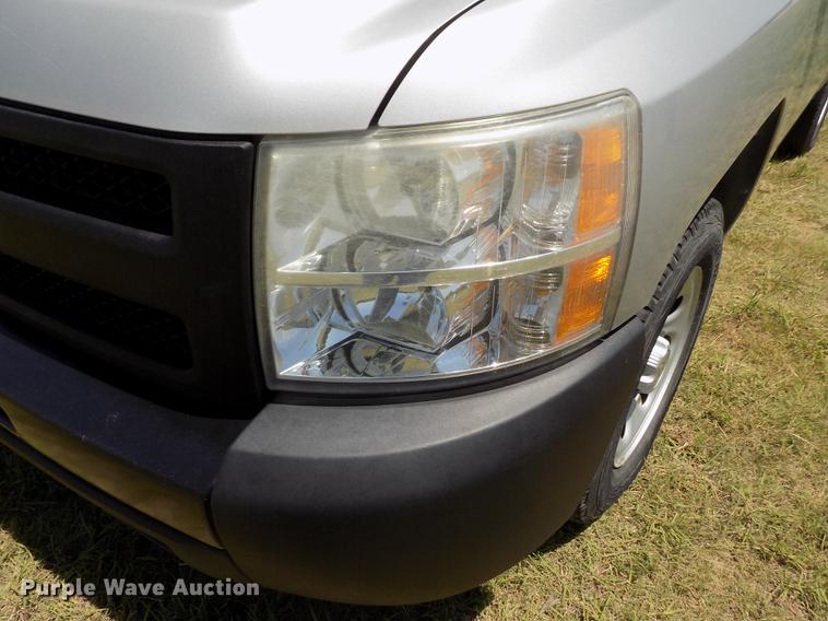 image for item DD5792 2011 Chevrolet Silverado 1500 pickup truck
