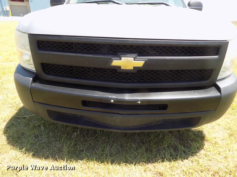 image for item DD5792 2011 Chevrolet Silverado 1500 pickup truck