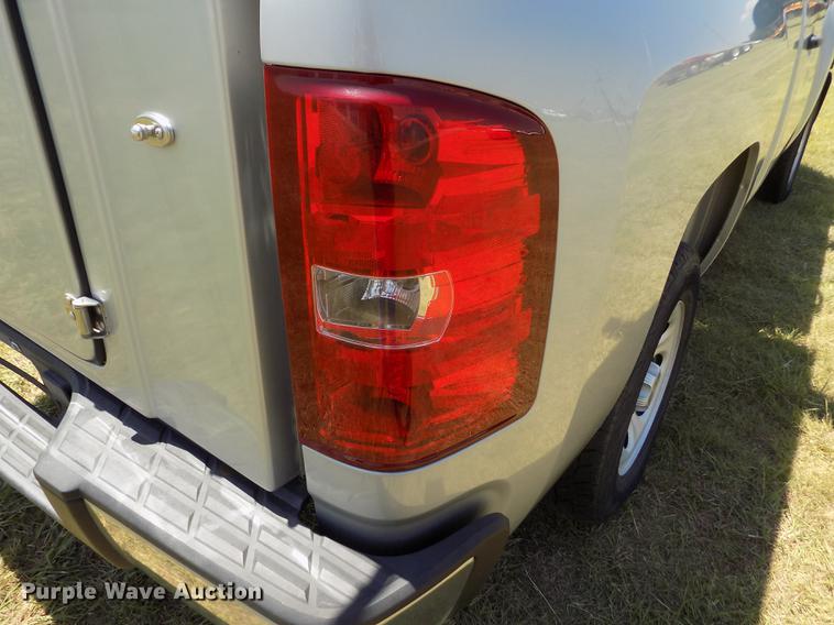 image for item DD5792 2011 Chevrolet Silverado 1500 pickup truck