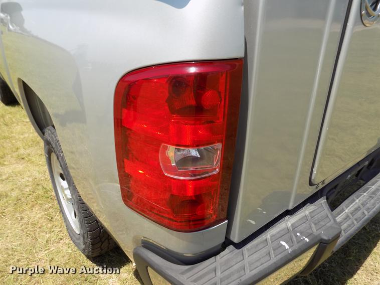 image for item DD5792 2011 Chevrolet Silverado 1500 pickup truck