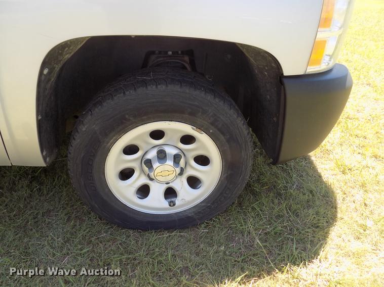 image for item DD5792 2011 Chevrolet Silverado 1500 pickup truck