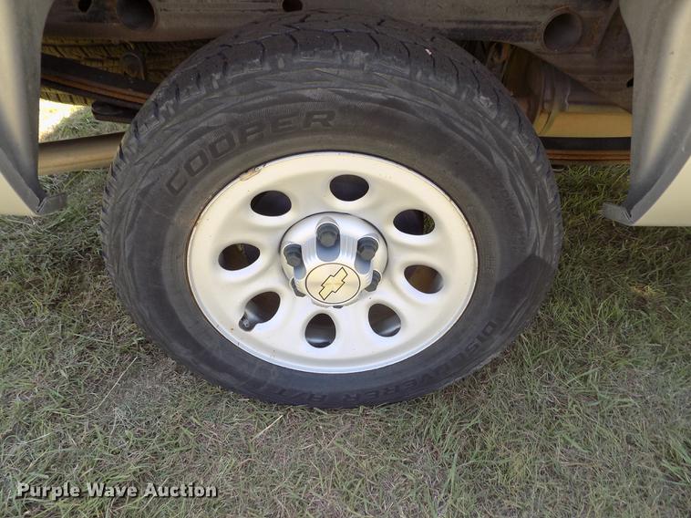 image for item DD5792 2011 Chevrolet Silverado 1500 pickup truck