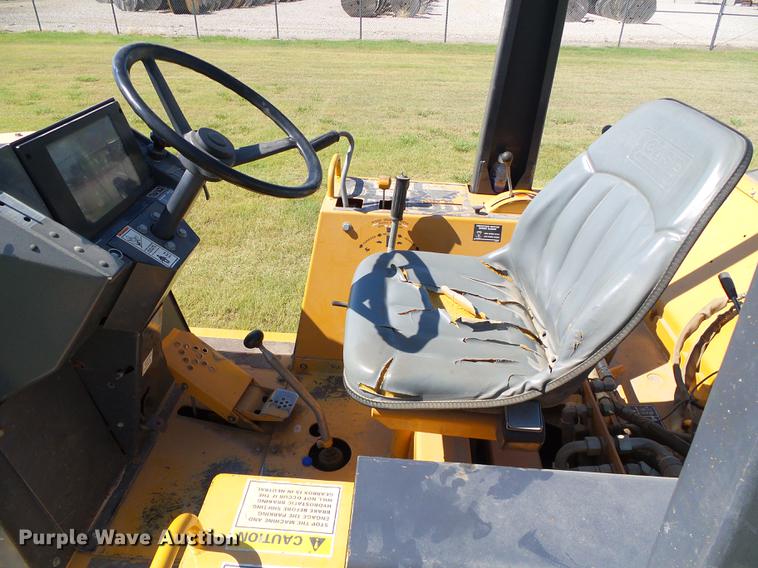 image for item DD5795 1995 Case 860 trencher