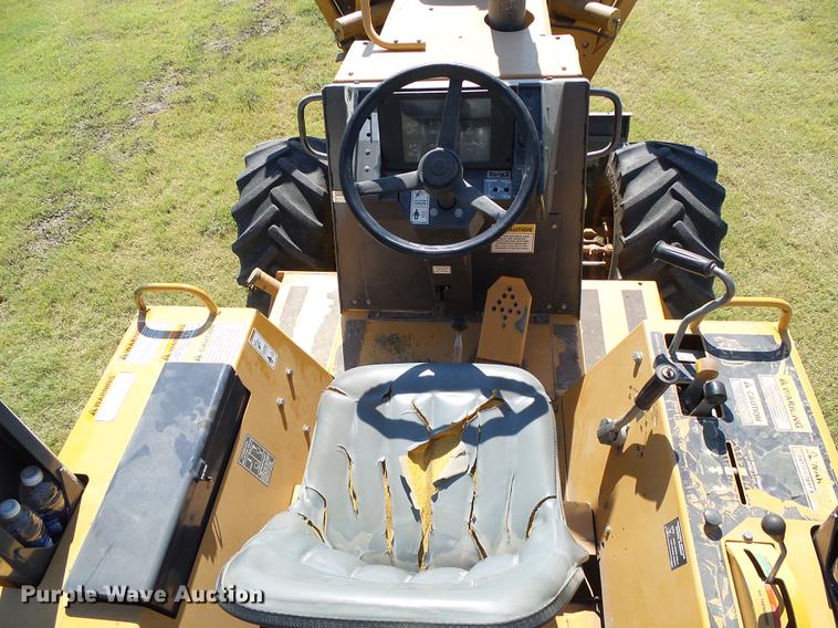 image for item DD5795 1995 Case 860 trencher