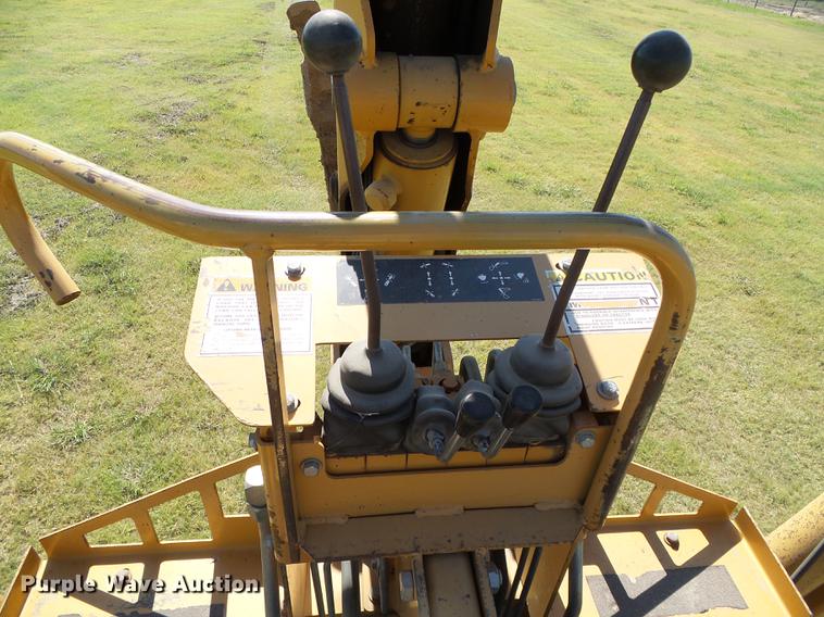 image for item DD5795 1995 Case 860 trencher