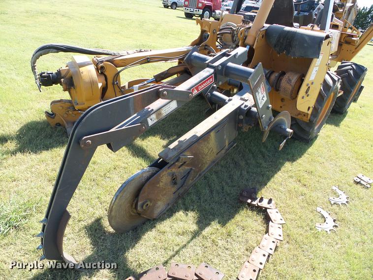 image for item DD5795 1995 Case 860 trencher