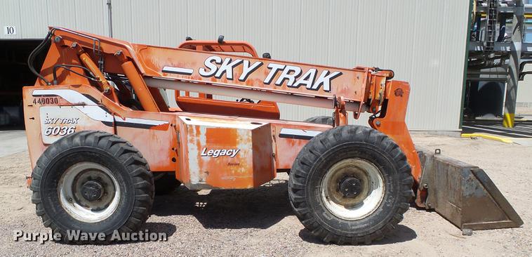 image for item DD5798 2003 SkyTrak 6036 Legacy series telehandler