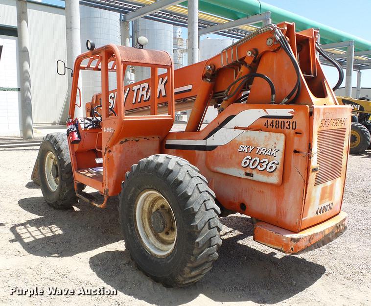 image for item DD5798 2003 SkyTrak 6036 Legacy series telehandler