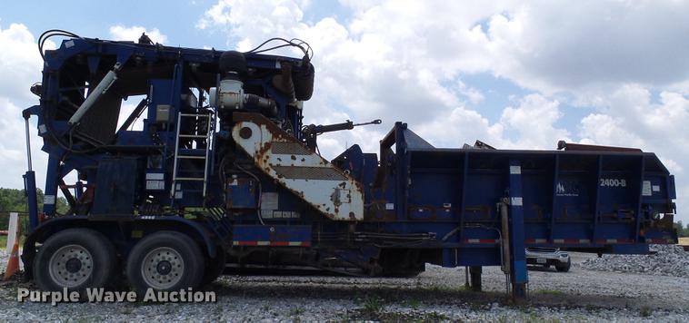 image for item DD8583 2002 Peterson Pacific HC-2400-B horizontal grinder