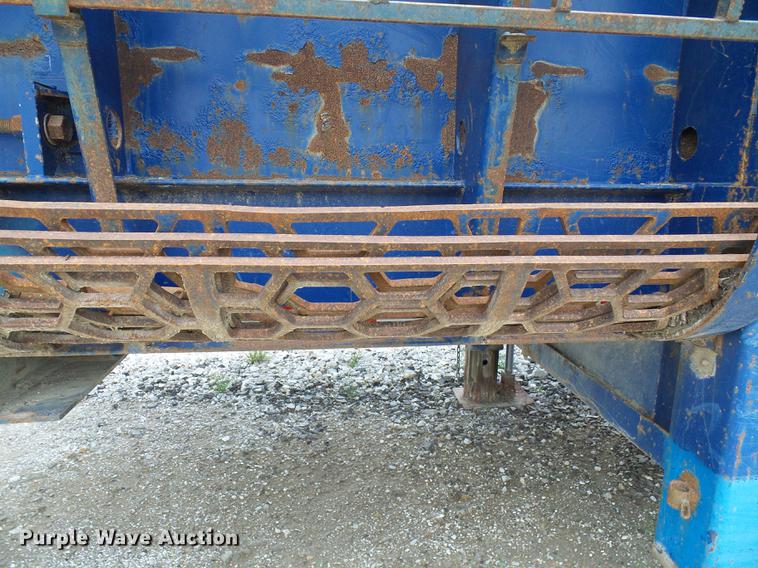 image for item DD8583 2002 Peterson Pacific HC-2400-B horizontal grinder