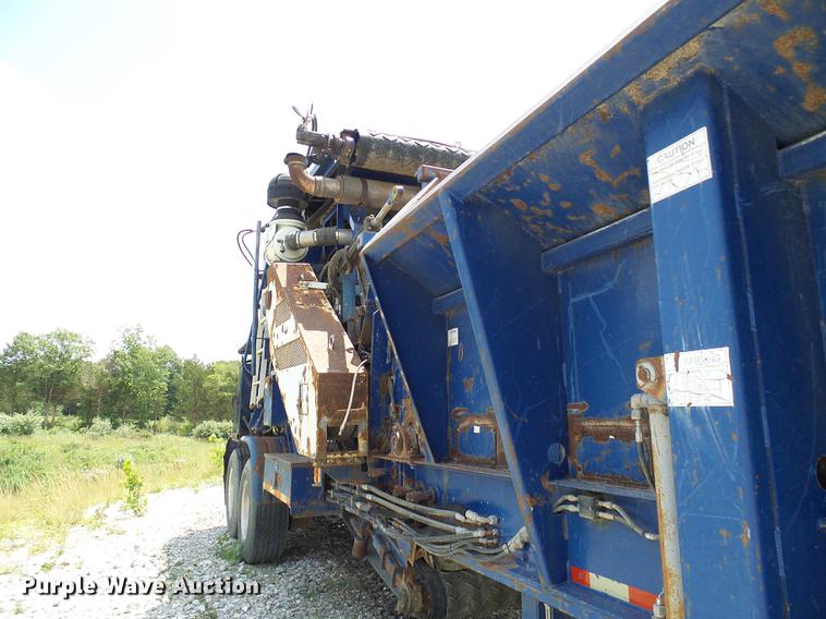 image for item DD8583 2002 Peterson Pacific HC-2400-B horizontal grinder