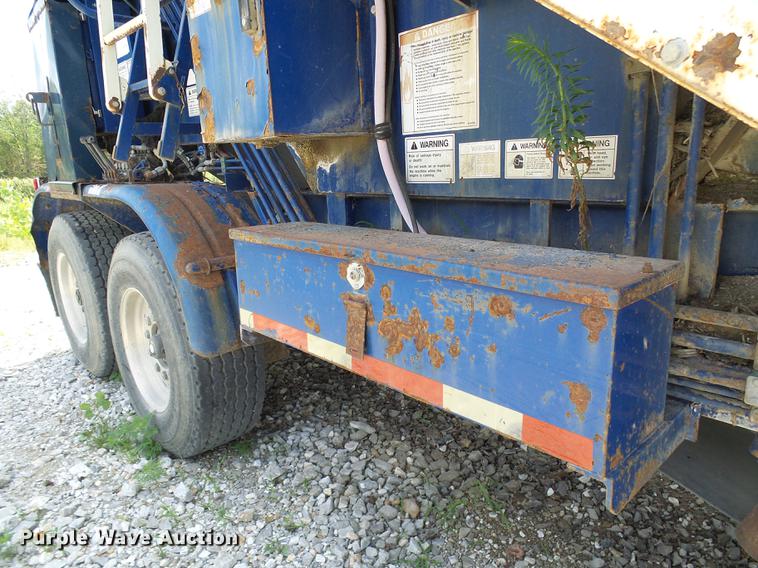 image for item DD8583 2002 Peterson Pacific HC-2400-B horizontal grinder