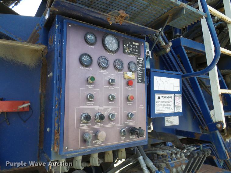 image for item DD8583 2002 Peterson Pacific HC-2400-B horizontal grinder