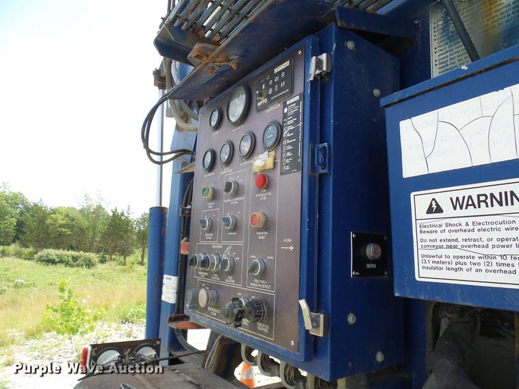 image for item DD8583 2002 Peterson Pacific HC-2400-B horizontal grinder