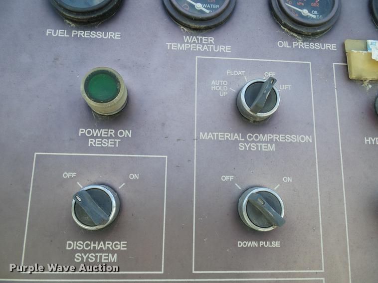 image for item DD8583 2002 Peterson Pacific HC-2400-B horizontal grinder