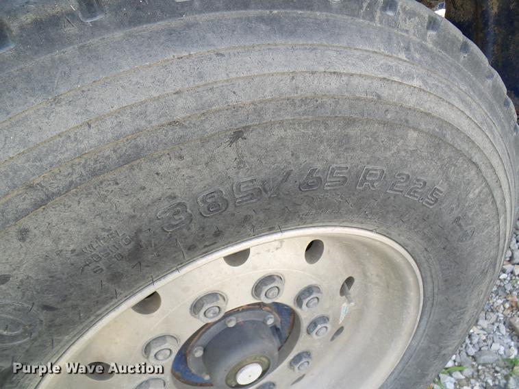 image for item DD8583 2002 Peterson Pacific HC-2400-B horizontal grinder