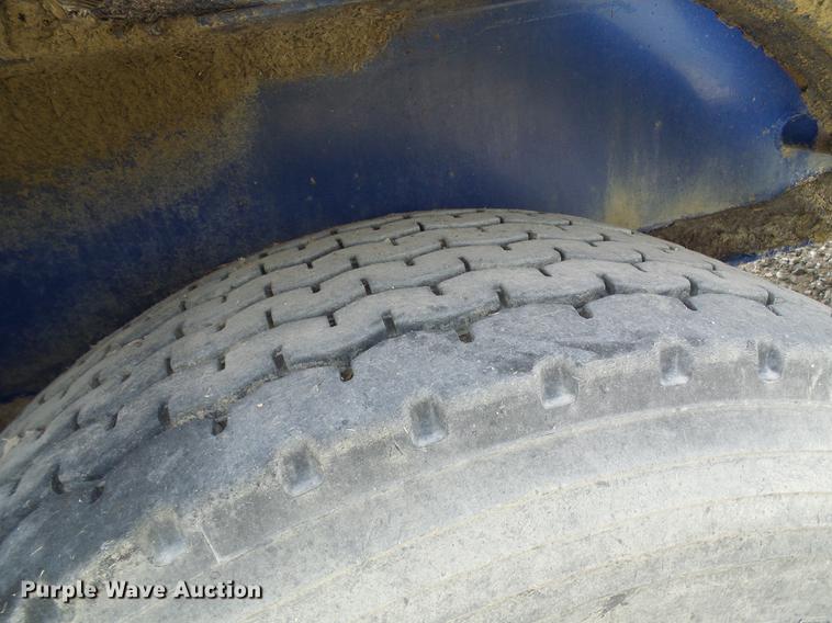 image for item DD8583 2002 Peterson Pacific HC-2400-B horizontal grinder