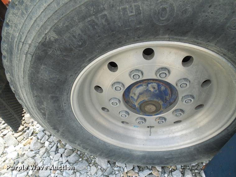 image for item DD8583 2002 Peterson Pacific HC-2400-B horizontal grinder