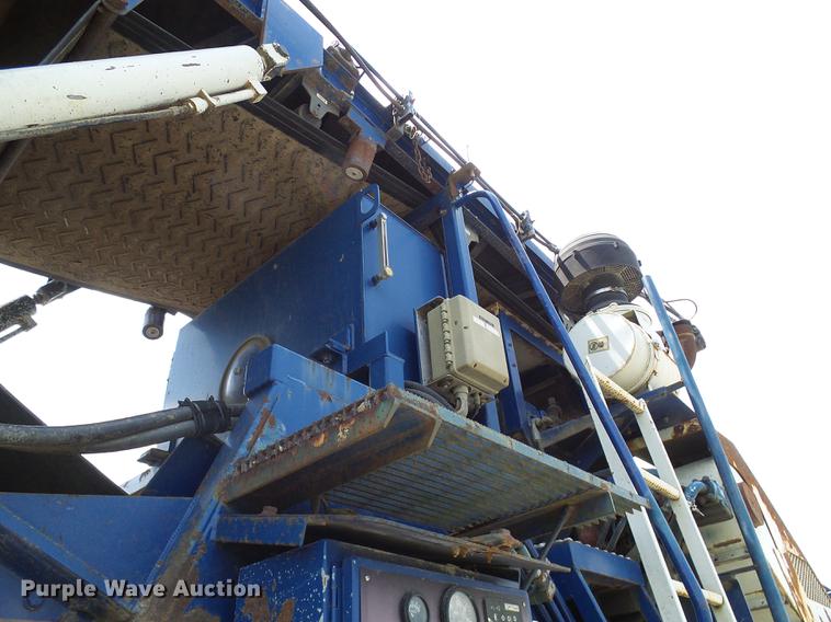 image for item DD8583 2002 Peterson Pacific HC-2400-B horizontal grinder