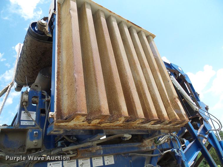 image for item DD8583 2002 Peterson Pacific HC-2400-B horizontal grinder