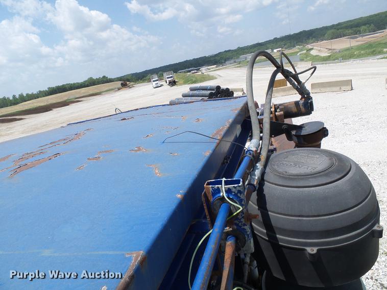 image for item DD8583 2002 Peterson Pacific HC-2400-B horizontal grinder