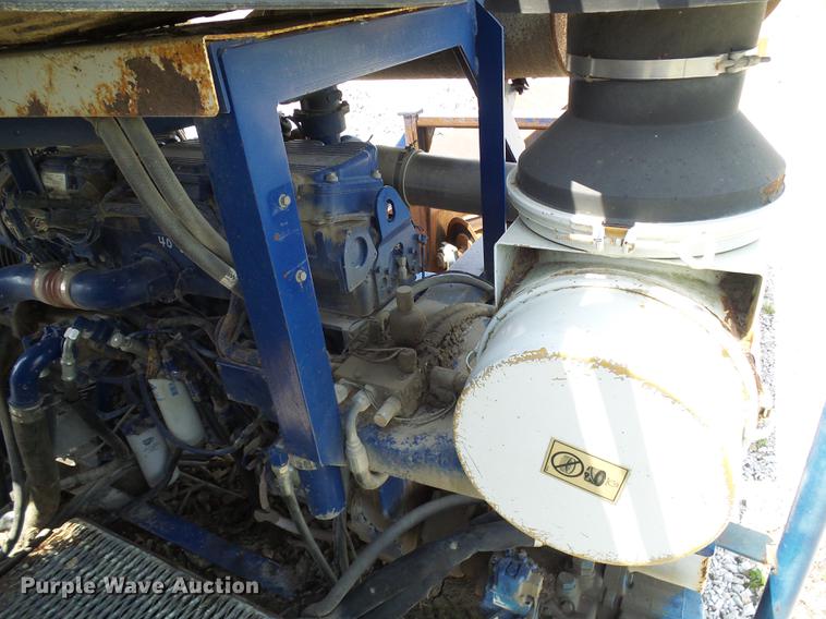 image for item DD8583 2002 Peterson Pacific HC-2400-B horizontal grinder