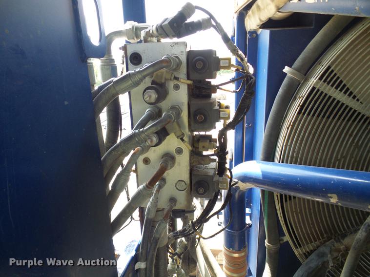 image for item DD8583 2002 Peterson Pacific HC-2400-B horizontal grinder