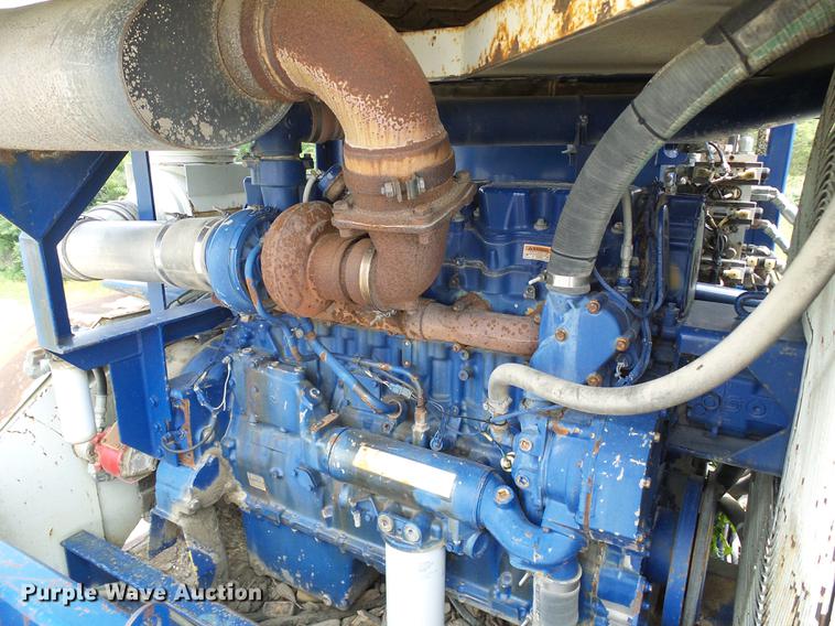 image for item DD8583 2002 Peterson Pacific HC-2400-B horizontal grinder