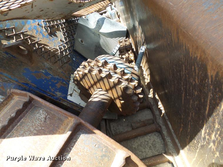 image for item DD8583 2002 Peterson Pacific HC-2400-B horizontal grinder