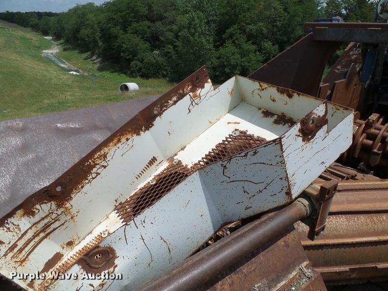 image for item DD8583 2002 Peterson Pacific HC-2400-B horizontal grinder