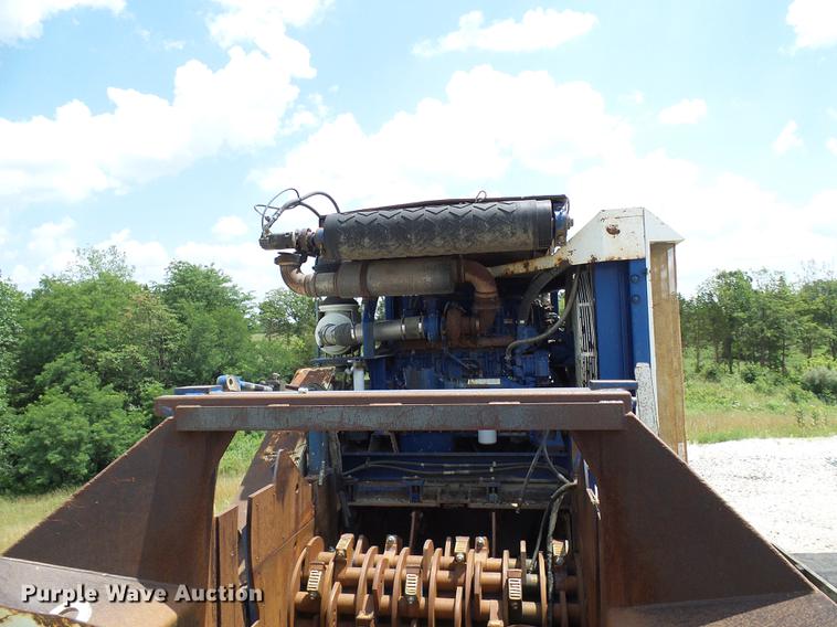 image for item DD8583 2002 Peterson Pacific HC-2400-B horizontal grinder