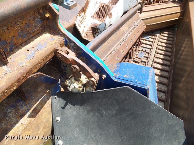 image for item DD8583 2002 Peterson Pacific HC-2400-B horizontal grinder