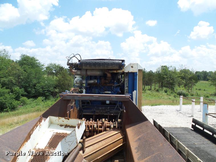 image for item DD8583 2002 Peterson Pacific HC-2400-B horizontal grinder