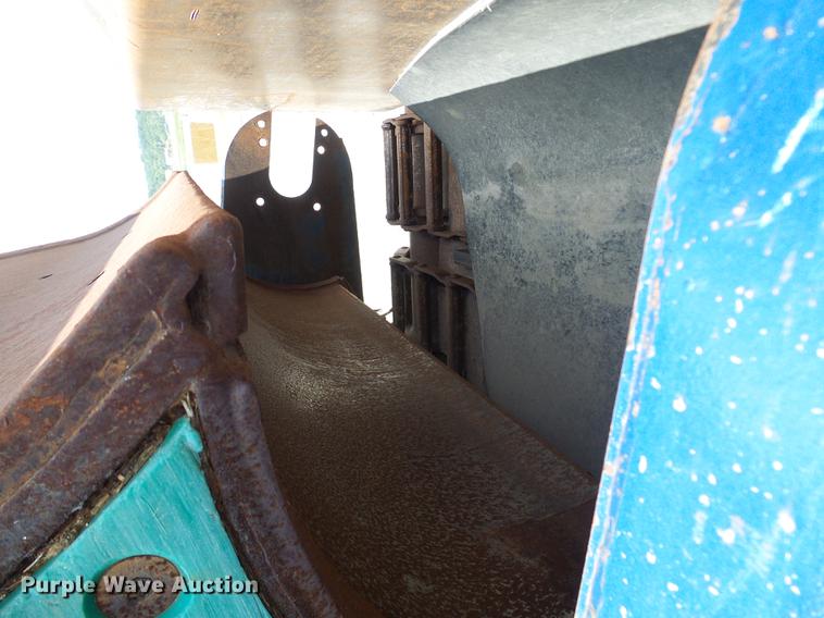 image for item DD8583 2002 Peterson Pacific HC-2400-B horizontal grinder