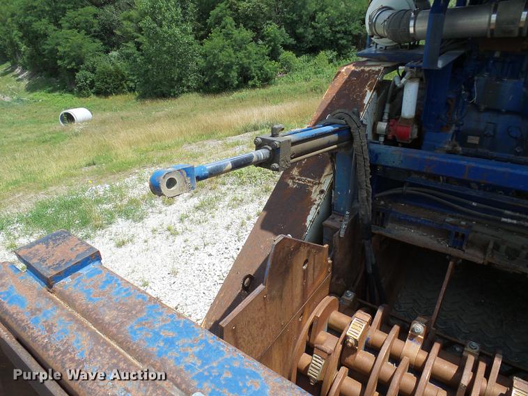 image for item DD8583 2002 Peterson Pacific HC-2400-B horizontal grinder