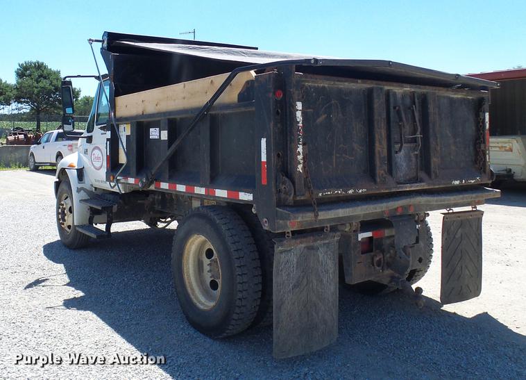 image for item DD8608 2006 International 4200 dump truck