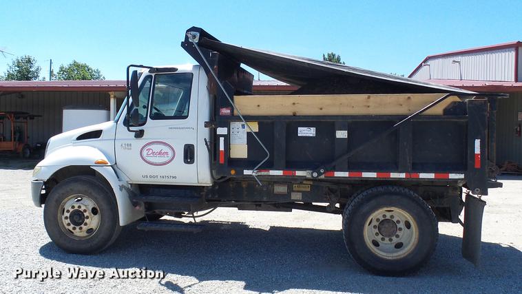 image for item DD8608 2006 International 4200 dump truck