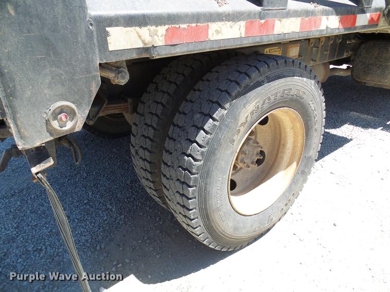 image for item DD8608 2006 International 4200 dump truck