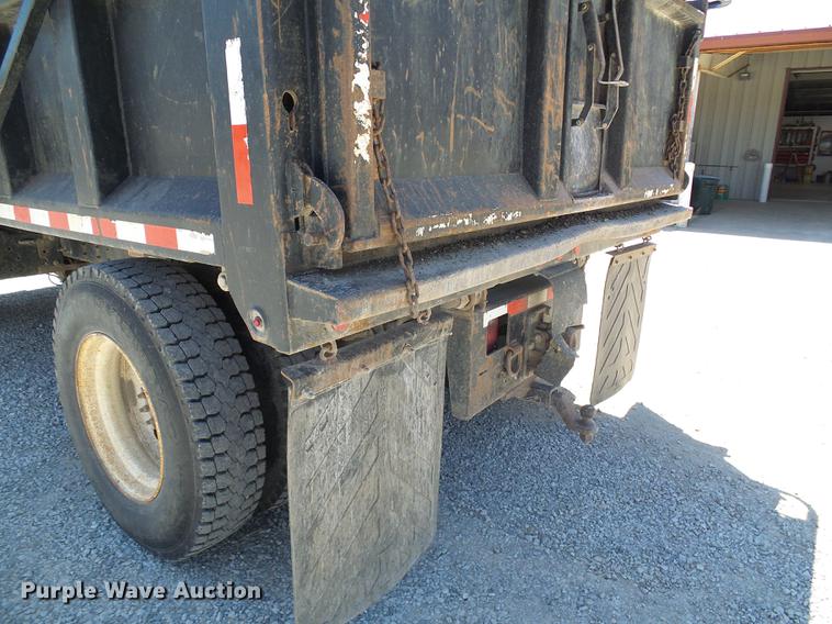 image for item DD8608 2006 International 4200 dump truck