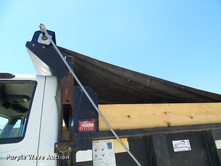 image for item DD8608 2006 International 4200 dump truck