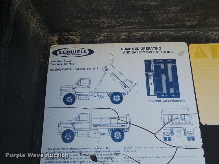 image for item DD8608 2006 International 4200 dump truck