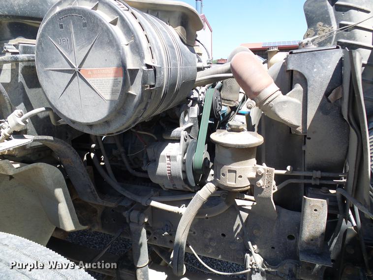 image for item DD8608 2006 International 4200 dump truck